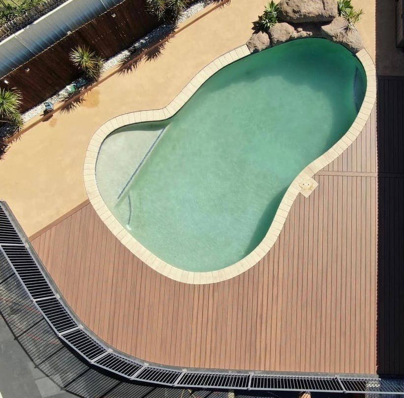 Curved pool deck image 3